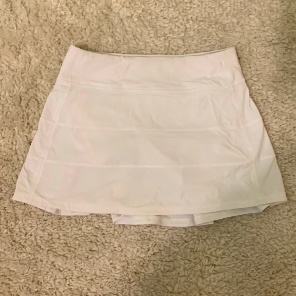 Lululemon skort. White. Size 4 tall